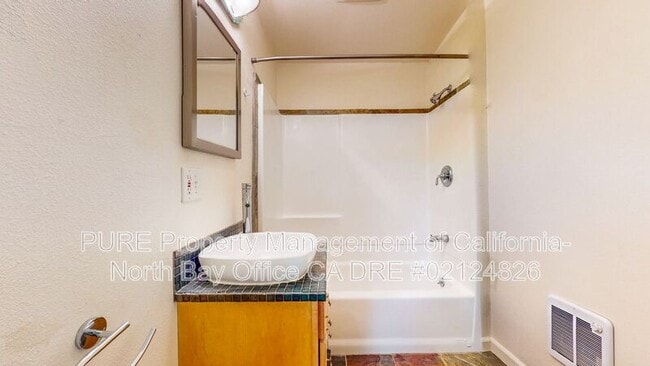 Building Photo - 17475 Summit Ave