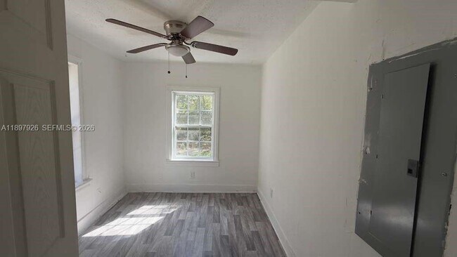 Building Photo - 2748 Broadway Ave