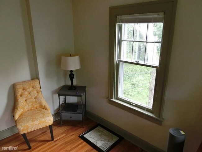 Building Photo - 3 br, 1 bath Townhome - 182 W Como Ave