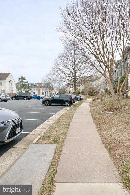 Building Photo - 44032 Aberdeen Terrace