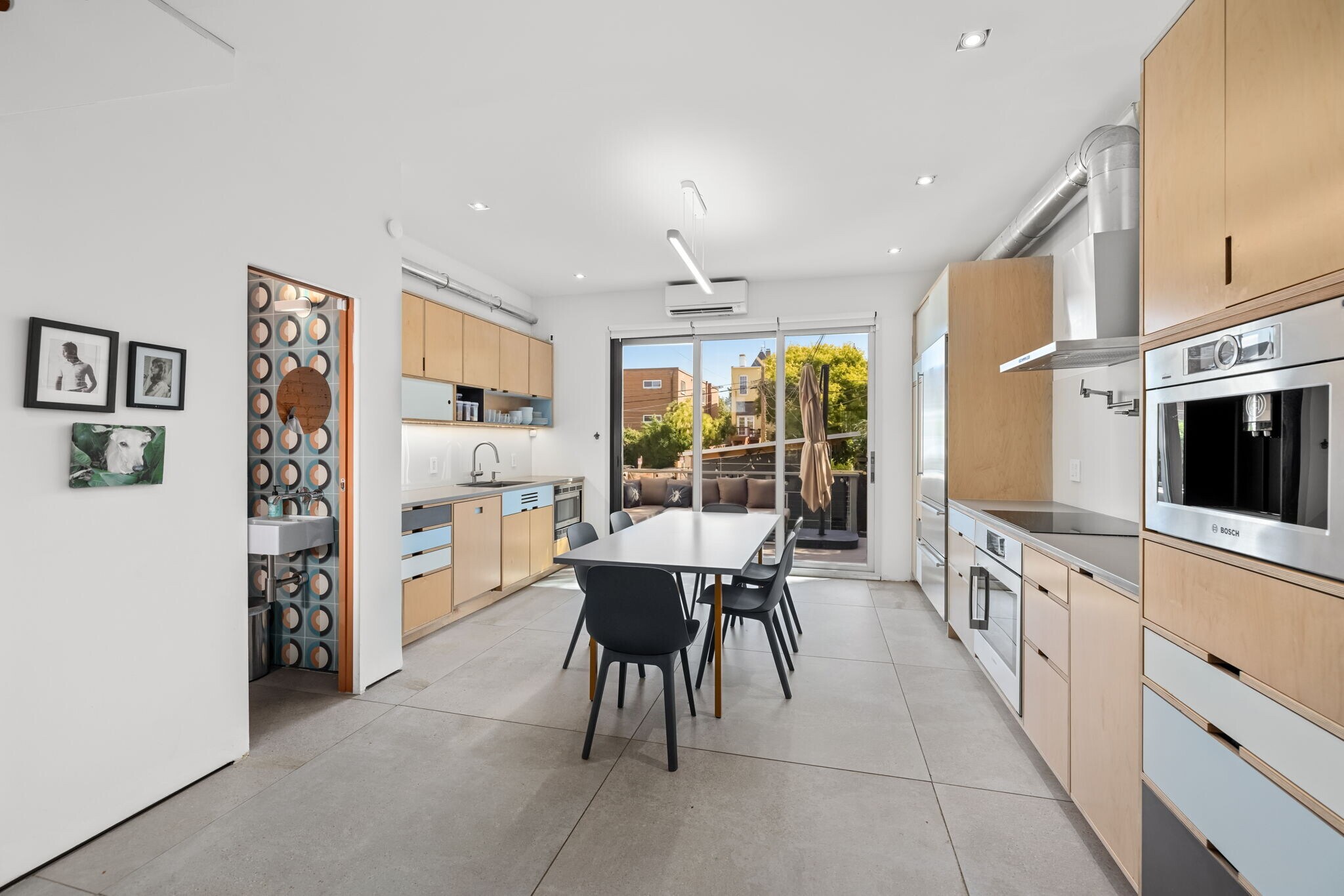 Building Photo - 619 10th Street NE