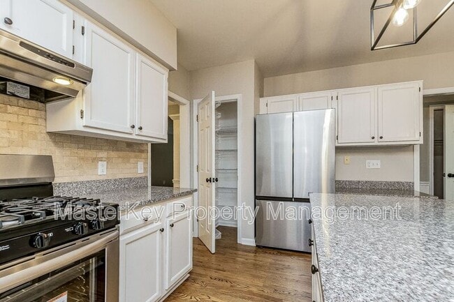 Building Photo - 105 Woodshire Ln