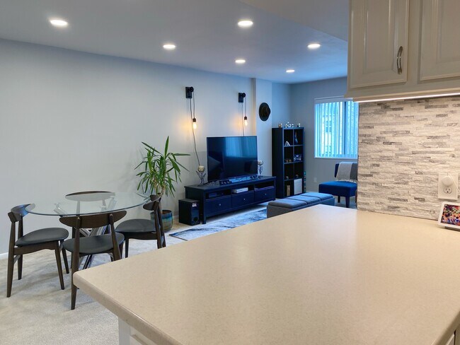 Building Photo - 5340 Holmes Run Pky