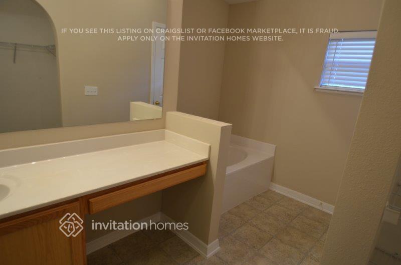 Building Photo - 4118 Half Moon Cir