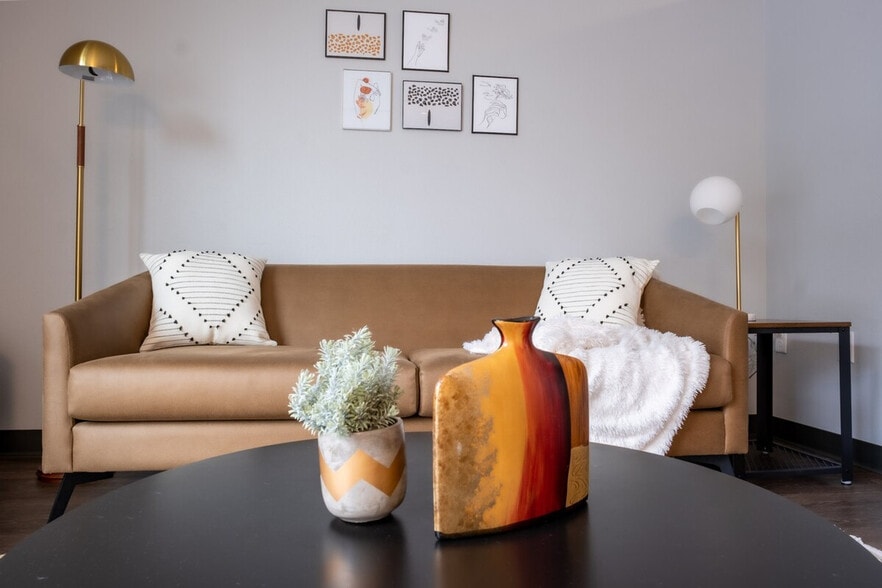 Building Photo - 2301 Ingersoll Ave