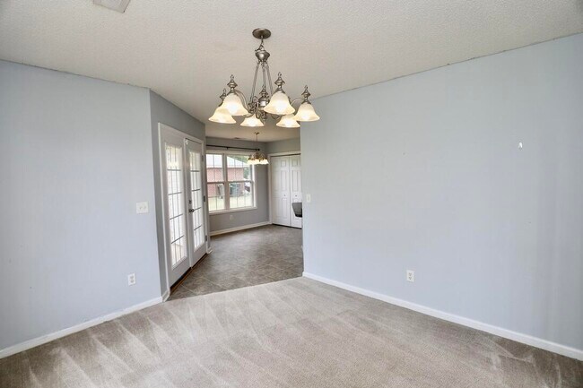 Building Photo - 60 Vinca Ct