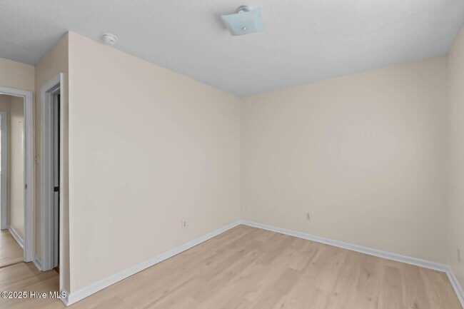 Building Photo - 1144 Pueblo Dr