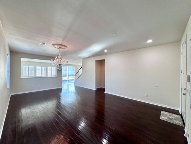 Building Photo - Welcome to this stunning 5 bedroom home fo...
