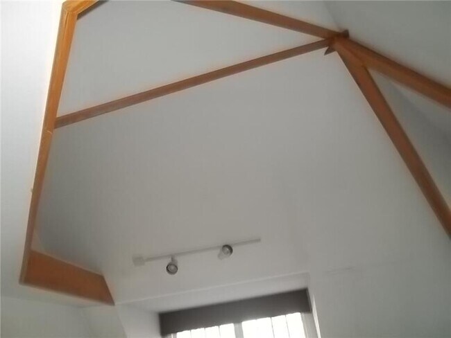 Building Photo - 1 Idlewild