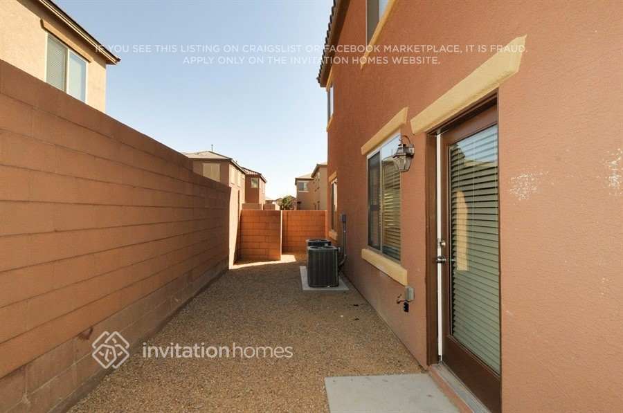 Building Photo - 687 Calamus Palm Pl