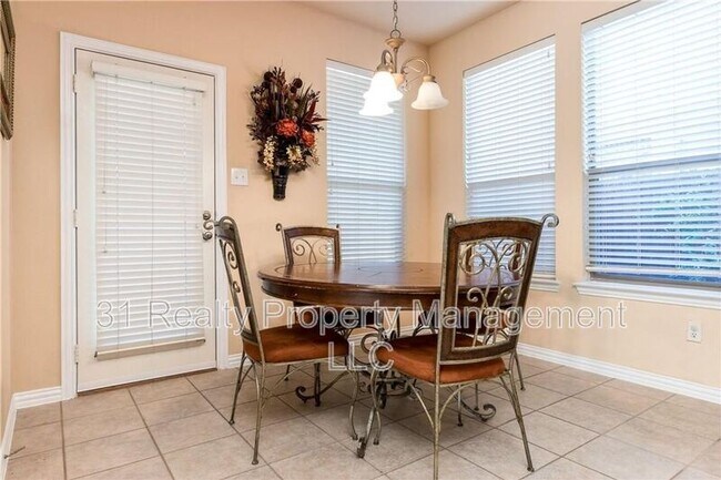 Building Photo - 5324 Oakley Rd