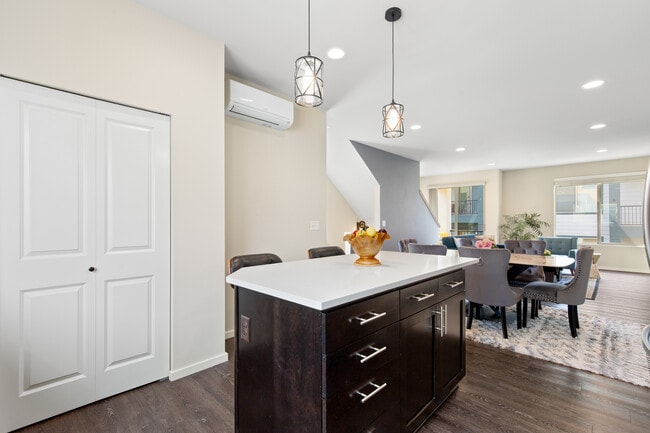 Building Photo - 9834-9811 11th Ave SW