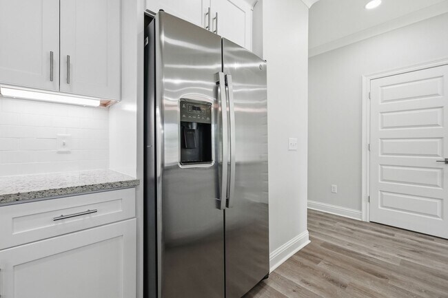 Building Photo - NEW Construction, be the FIRST to occupy this beautiful townhouse in Fort Walton Beach!