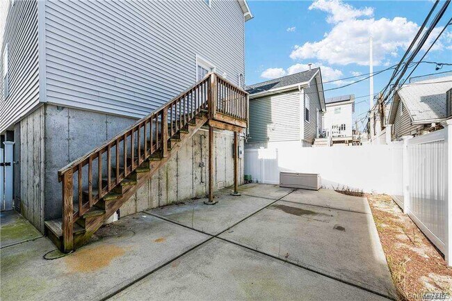 Building Photo - 98 Nebraska St