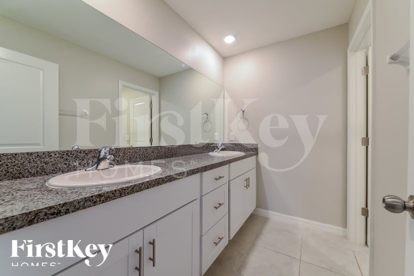 Building Photo - 806 Timeless Moss Dr