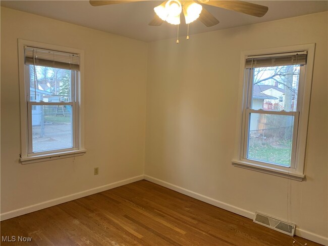 Building Photo - 1861 Eaton Dr