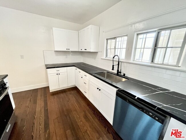 Building Photo - 1268 S Highland Ave