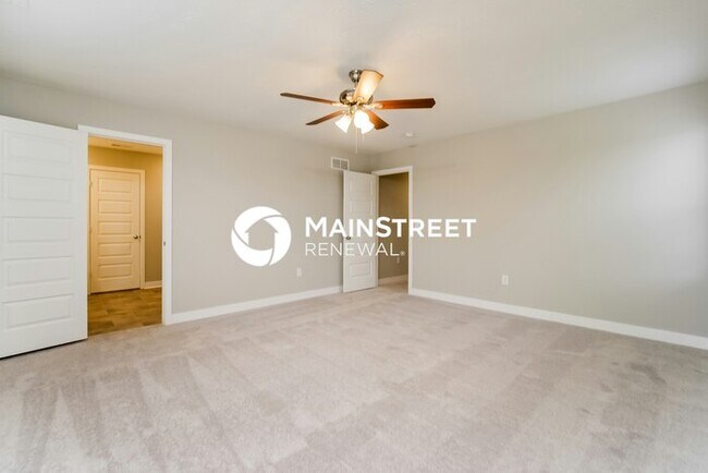 Building Photo - 5 Bedroom Pet-Friendly Home in Pendleton, ...