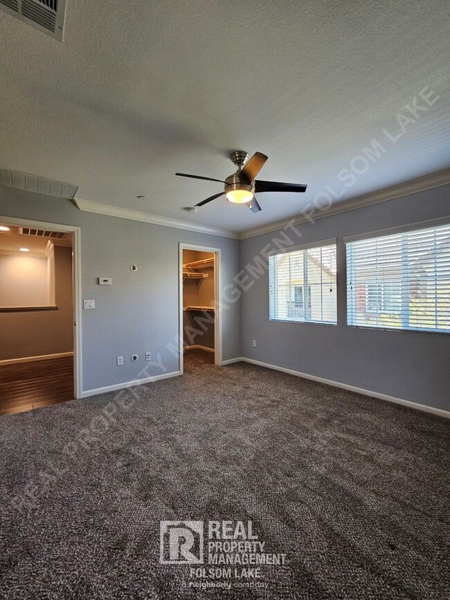 Building Photo - 104 Rodin Ln