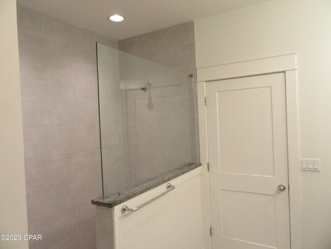 Building Photo - 404 Warren Bayou Ln.
