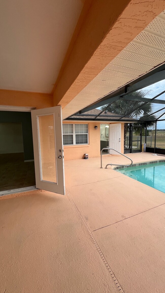 Building Photo - 9946 SE 64th Ave