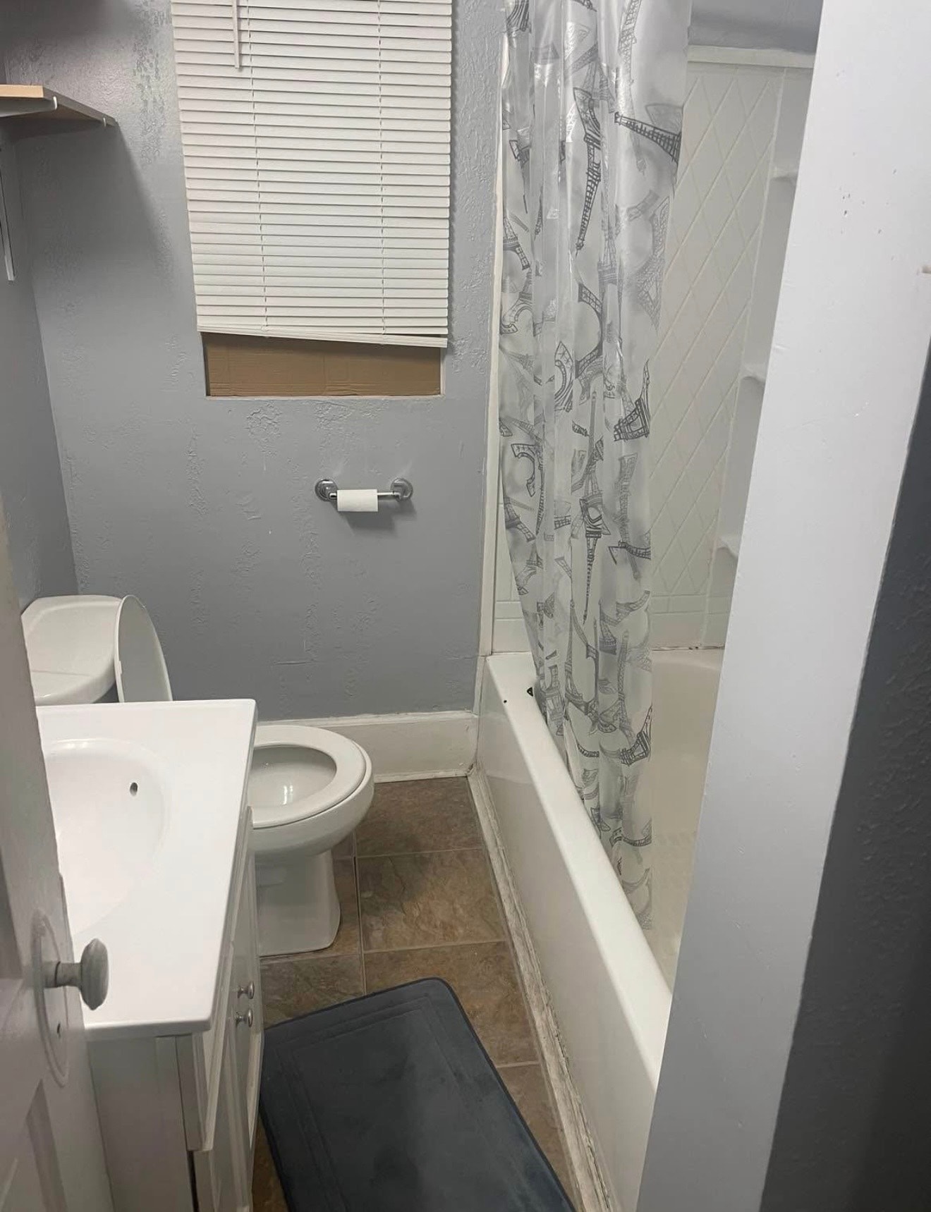 Building Photo - 205 Elm Ave