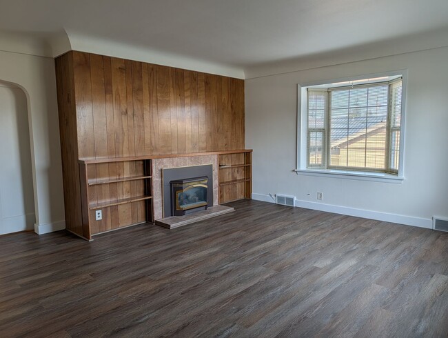 Building Photo - 1114 Skagit St