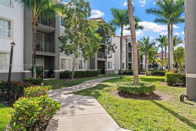 Building Photo - 6851 SW 44th St