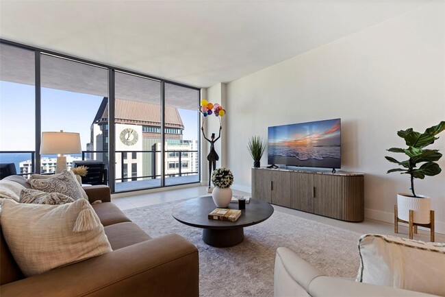 Building Photo - 275 1st Ave S