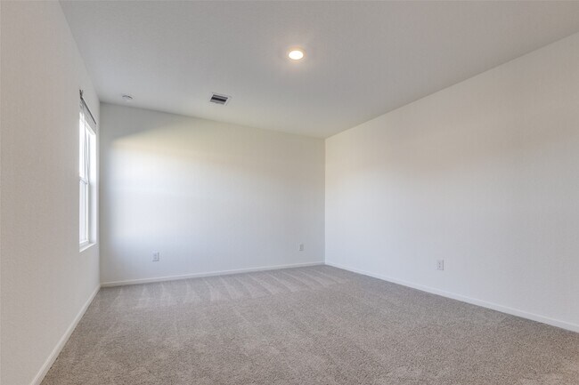 Building Photo - 1528 Crowson Rdg