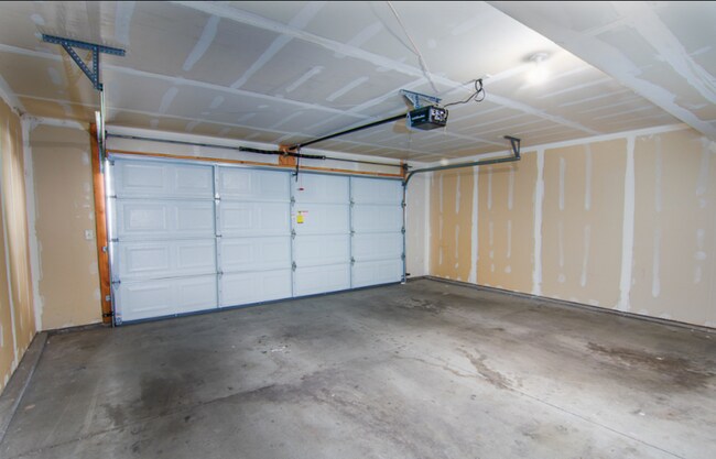 Building Photo - 194 E 700 N