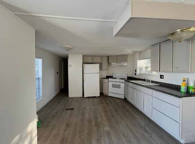 Building Photo - 1511 Jones St