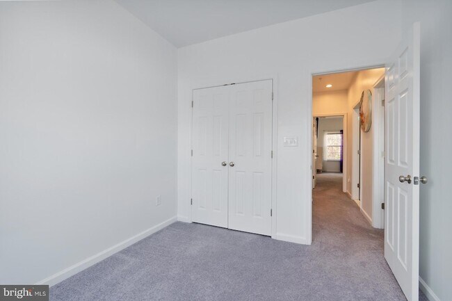 Building Photo - 134 Riverwatch Dr