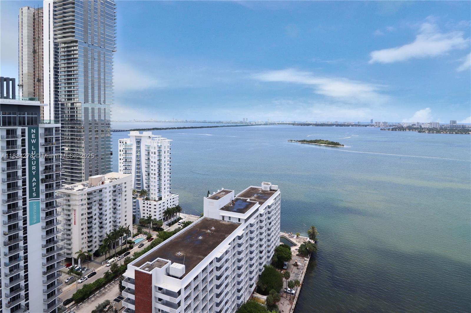 Building Photo - 2020 N Bayshore Dr