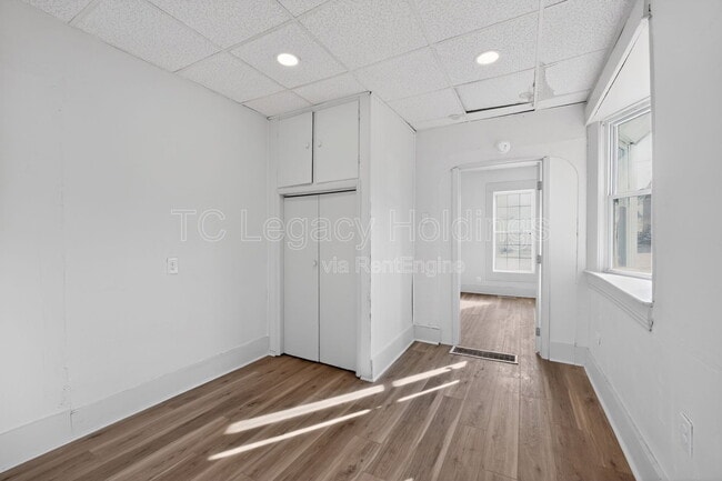 Building Photo - 139 Martin St