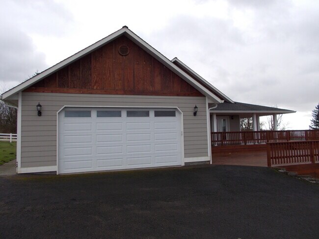 Building Photo - R91G/$1895.00 RENTED