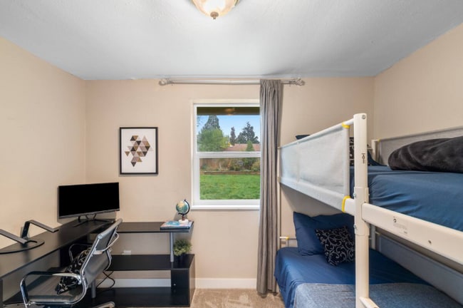 Building Photo - 9810 NE 3rd St