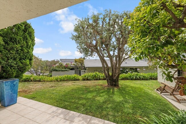Building Photo - 6789 Shearwater Ln