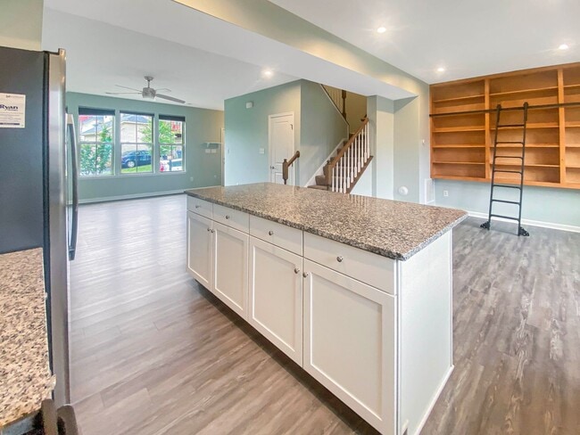 Building Photo - Modern 3-Bedroom in FoxCreek!