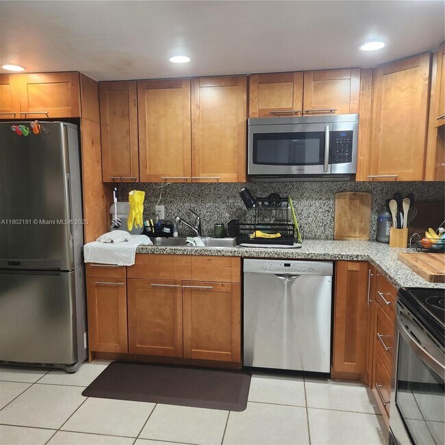 Primary Photo - 158 Lakeview Dr