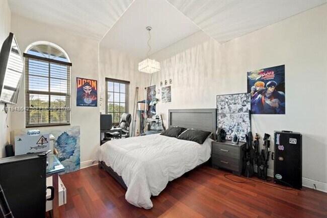 Building Photo - 1360 SW 142nd Ave