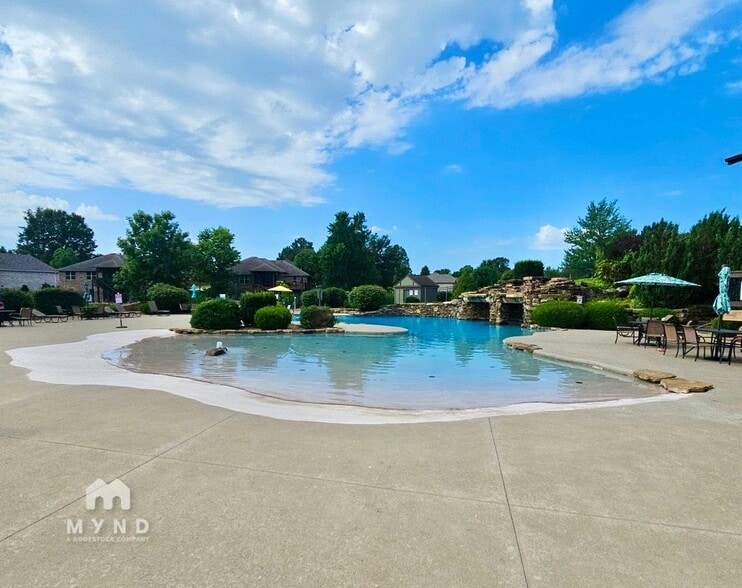 Building Photo - 4840 W Skyler Dr