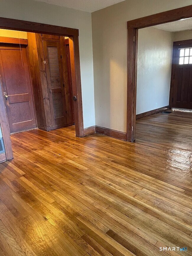 Building Photo - 88 Walnut St