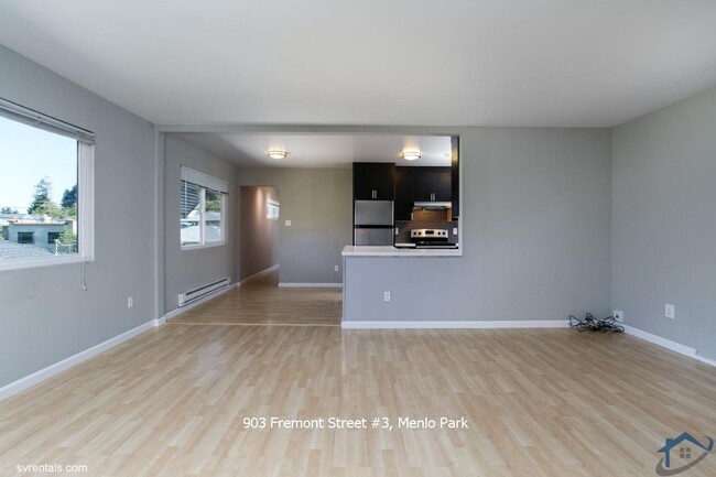 Building Photo - 903 Fremont St