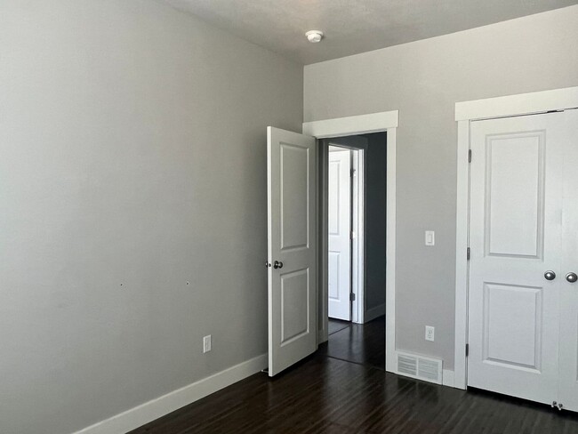 Building Photo - Beautiful Santorini Village Townhome Now A...