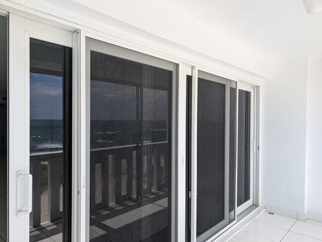 Building Photo - 1012 N Ocean Blvd
