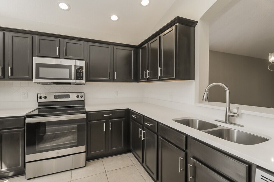 Building Photo - 10139 Rivers Trail Dr