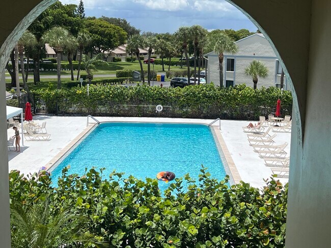 Building Photo - 1107 Green Pine Blvd