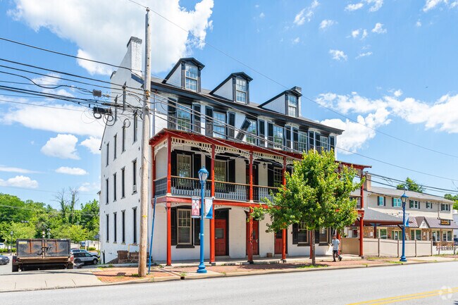 Primary Photo - 37 Bridge St