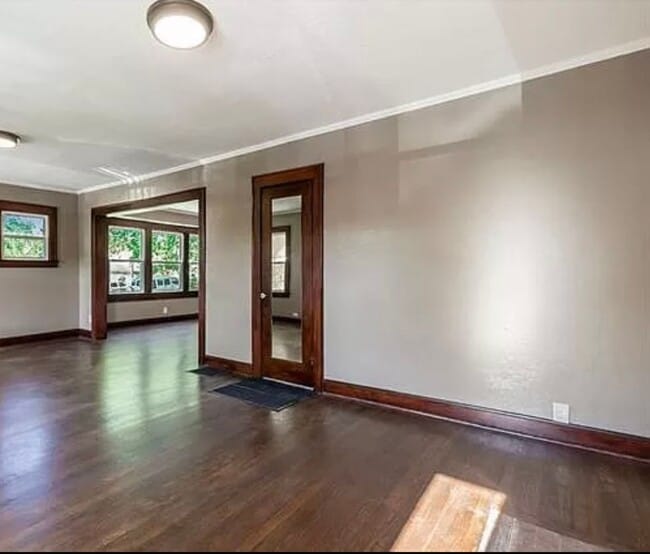 Building Photo - Cute 3 Bedroom Home For Rent